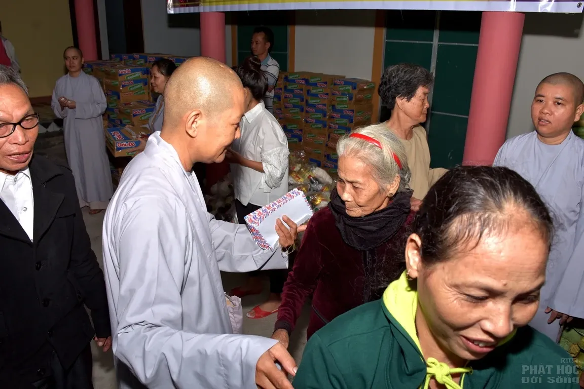 Chùa Phổ Giác từ thiện tại Quảng Trị Sóc Trăng: Chùa Phổ Giác từ thiện tại Quảng Trị image-1731941068299