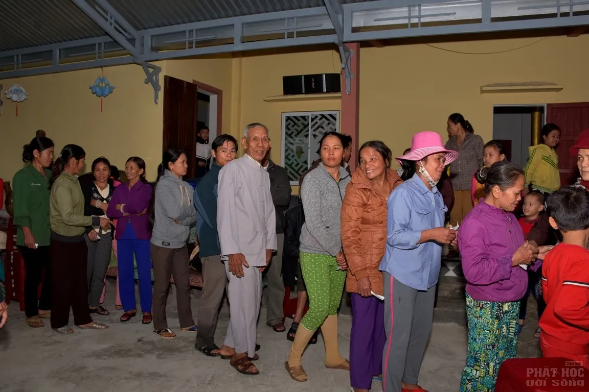 Chùa Phổ Giác từ thiện tại Quảng Trị Sóc Trăng: Chùa Phổ Giác từ thiện tại Quảng Trị image-1731941076178