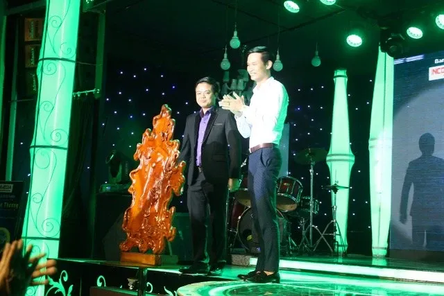 Sôi động đêm nhạc gây quỹ từ thiện “Sẻ Chia Yêu Thương” image-1731725546123