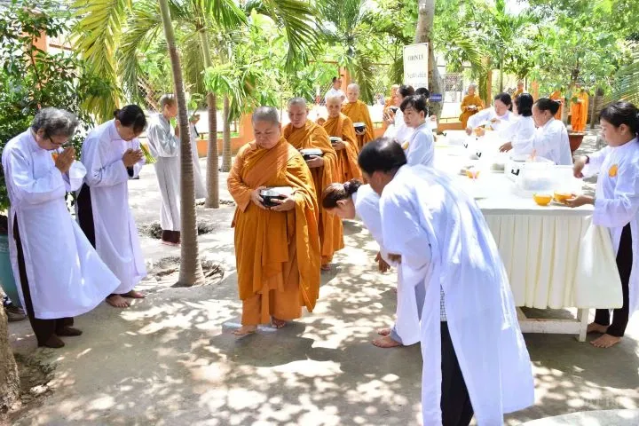 Sự an lạc của ngày thứ hai trong khóa tu phân đoàn Ni giới – Giáo đoàn 6 31 Sự an lạc của ngày thứ hai trong khóa tu phân đoàn Ni giới – Giáo đoàn 6 image-1731944662301