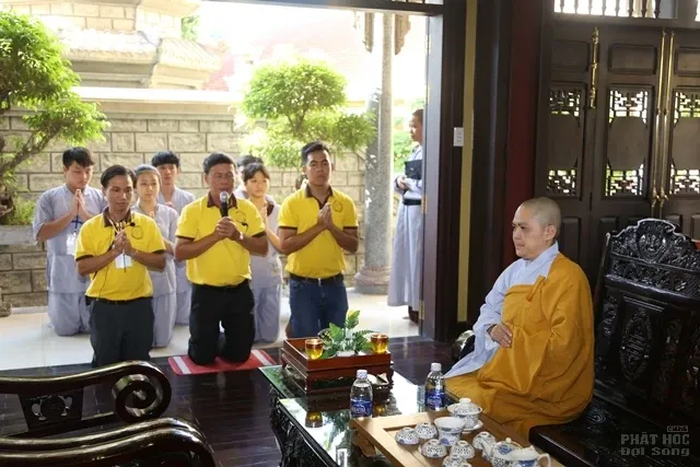 Sư cô Thích Nữ Hương Nhũ giảng khóa tu mùa hè chùa Phước Viên Sư cô Thích Nữ Hương Nhũ giảng khóa tu mùa hè chùa Phước Viên image-1731748931066
