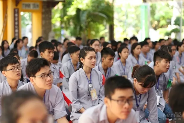 Sư cô Thích Nữ Hương Nhũ giảng khóa tu mùa hè chùa Phước Viên Sư cô Thích Nữ Hương Nhũ giảng khóa tu mùa hè chùa Phước Viên image-1731748932193