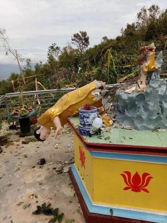 Suy nghĩ về tượng Đức Phật một số chùa bị hư hỏng sau cơn bão số 12 Suy nghĩ về tượng Đức Phật một số chùa bị hư hỏng sau cơn bão số 12 image-1731939090100