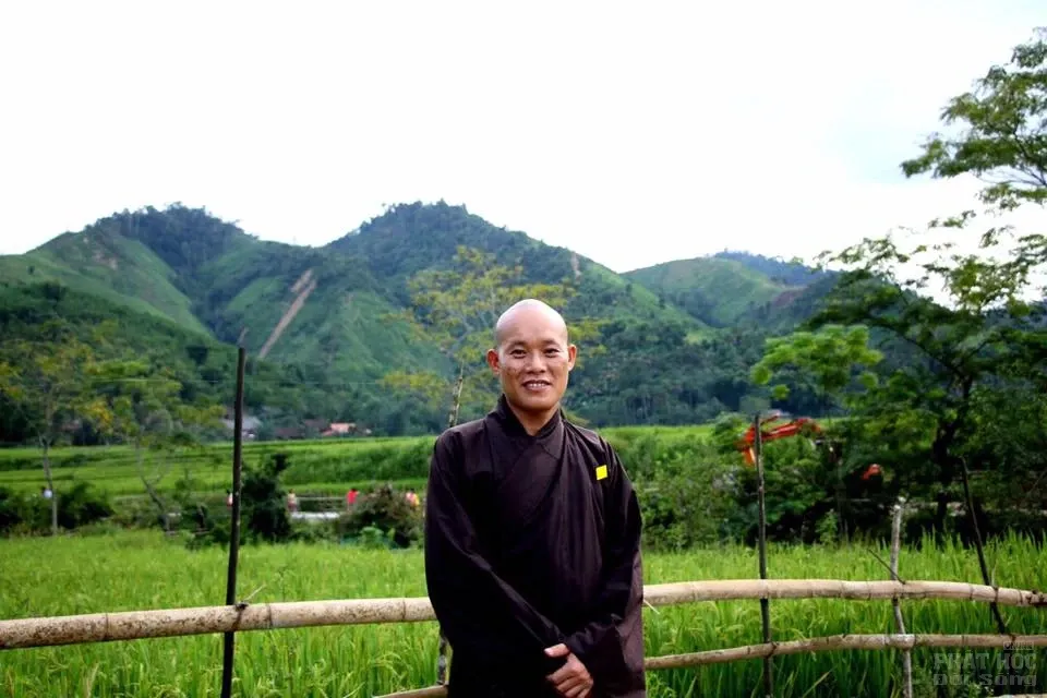 Đại đức Thích Quảng Chiếu  Suy nghĩ về tượng Đức Phật một số chùa bị hư hỏng sau cơn bão số 12 image-1731939090795