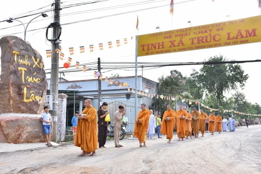 Tân Biên: Tịnh xá Trúc Lâm tổ chức lễ Phật đản PL 2562 – DL 2018 20 Tân Biên: Tịnh xá Trúc Lâm tổ chức lễ Phật đản PL 2562 – DL 2018 image-1731932793751