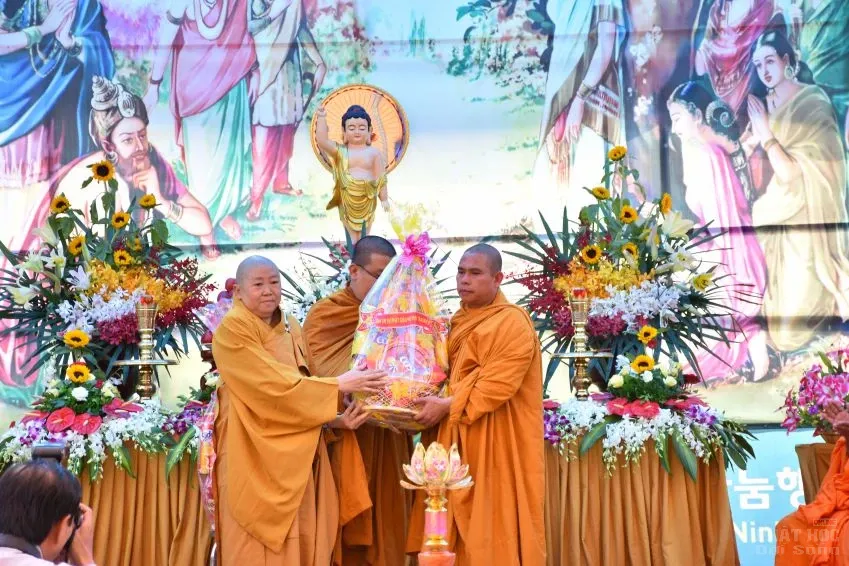 Tân Biên: Tịnh xá Trúc Lâm tổ chức lễ Phật đản PL 2562 – DL 2018 35 Tân Biên: Tịnh xá Trúc Lâm tổ chức lễ Phật đản PL 2562 – DL 2018 image-1731932806660