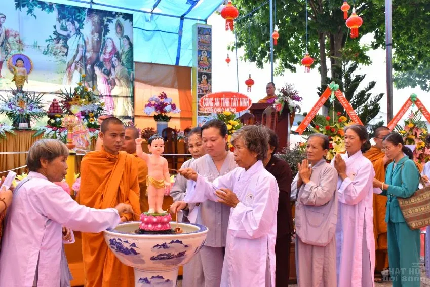 Tân Biên: Tịnh xá Trúc Lâm tổ chức lễ Phật đản PL 2562 – DL 2018 47 Tân Biên: Tịnh xá Trúc Lâm tổ chức lễ Phật đản PL 2562 – DL 2018 image-1731932817044