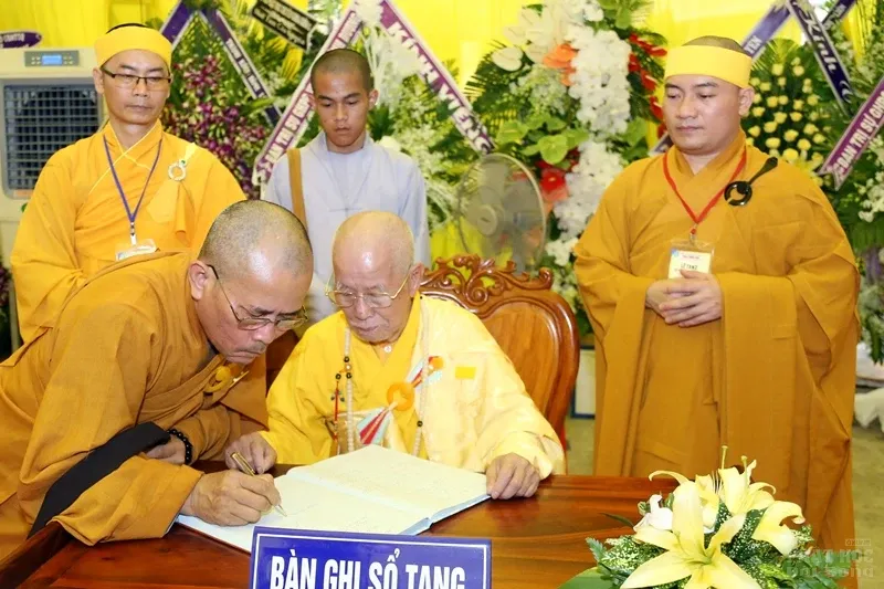 Tang lễ cố Hòa thượng Thích Quang Đạo ngày 19/7 26 Tang lễ cố Hòa thượng Thích Quang Đạo ngày 19/7 image-1732291305634