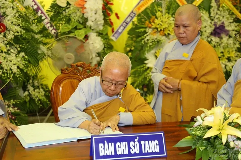 Tang lễ cố Hòa thượng Thích Quang Đạo ngày 19/7 56 Tang lễ cố Hòa thượng Thích Quang Đạo ngày 19/7 image-1732291339018