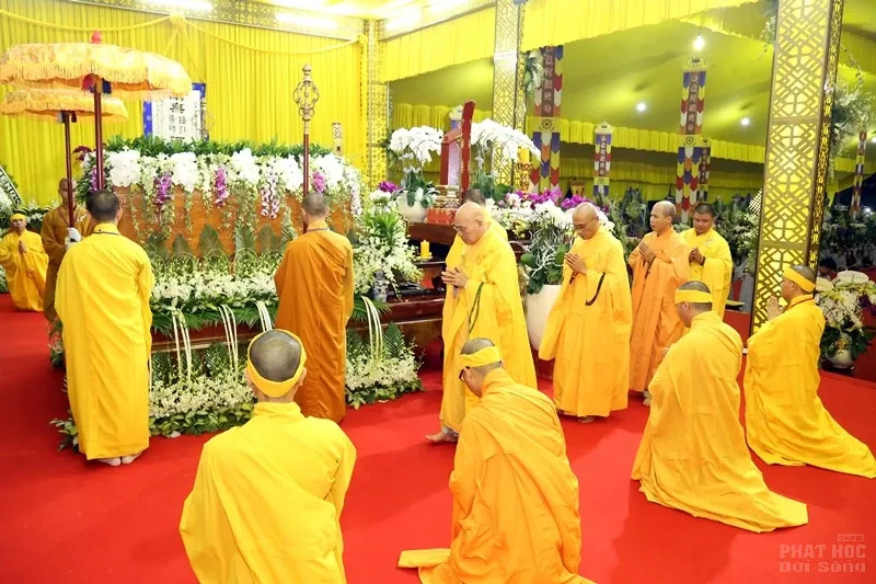 Tang lễ cố Hòa thượng Thích Quang Đạo ngày 19/7 121 Tang lễ cố Hòa thượng Thích Quang Đạo ngày 19/7 image-1732291406337