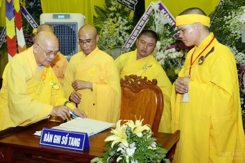 Tang lễ cố Hòa thượng Thích Quang Đạo ngày 19/7 123 Tang lễ cố Hòa thượng Thích Quang Đạo ngày 19/7 image-1732291408480