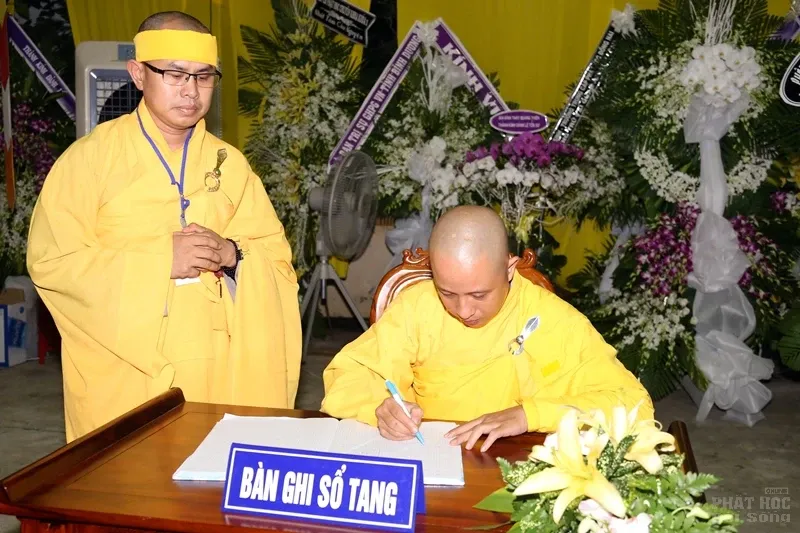 Tang lễ cố Hòa thượng Thích Quang Đạo ngày 19/7 126 Tang lễ cố Hòa thượng Thích Quang Đạo ngày 19/7 image-1732291411682