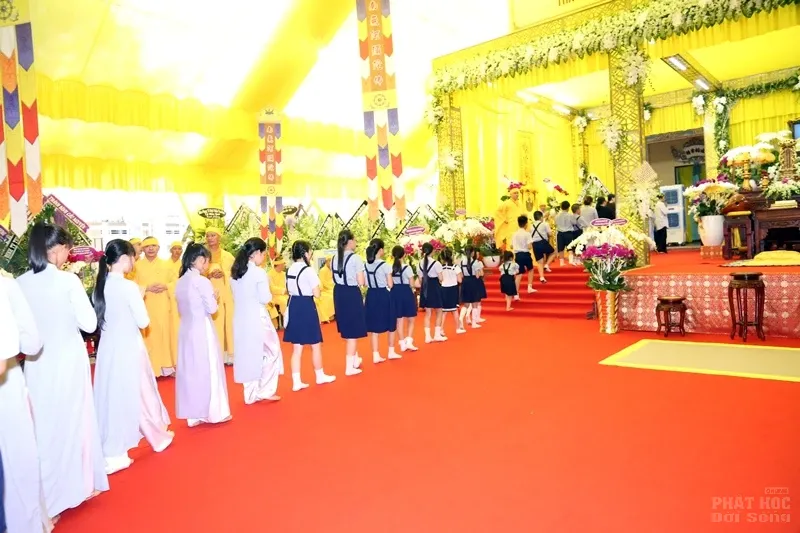 Tang lễ cố HT. Thích Quang Đạo ngày 20/7 13 Tang lễ cố HT. Thích Quang Đạo ngày 20/7 image-1731938970439