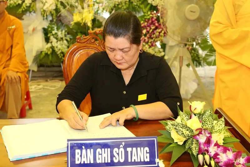 Tang lễ cố HT. Thích Quang Đạo ngày 20/7 93 Tang lễ cố HT. Thích Quang Đạo ngày 20/7 image-1731939045065