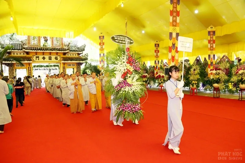Tang lễ cố HT. Thích Quang Đạo ngày 20/7 97 Tang lễ cố HT. Thích Quang Đạo ngày 20/7 image-1731939048682