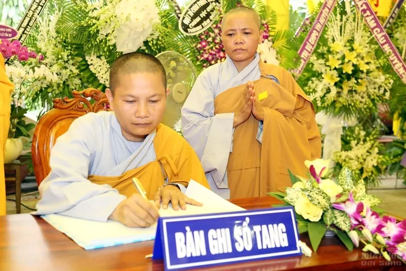 Tang lễ cố HT. Thích Quang Đạo ngày 20/7 100 Tang lễ cố HT. Thích Quang Đạo ngày 20/7 image-1731939051574