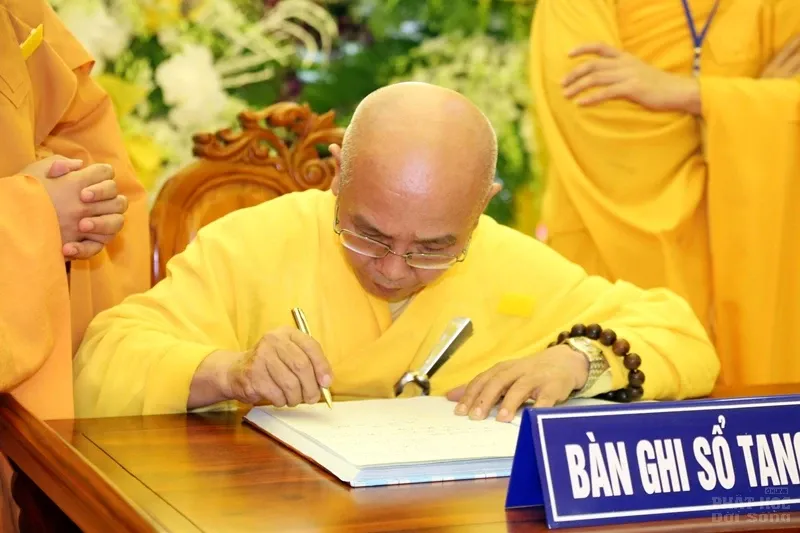 Tang lễ HT. Thích Quang Đạo ngày 19/7 33 Tang lễ HT. Thích Quang Đạo ngày 19/7 image-1731939414941