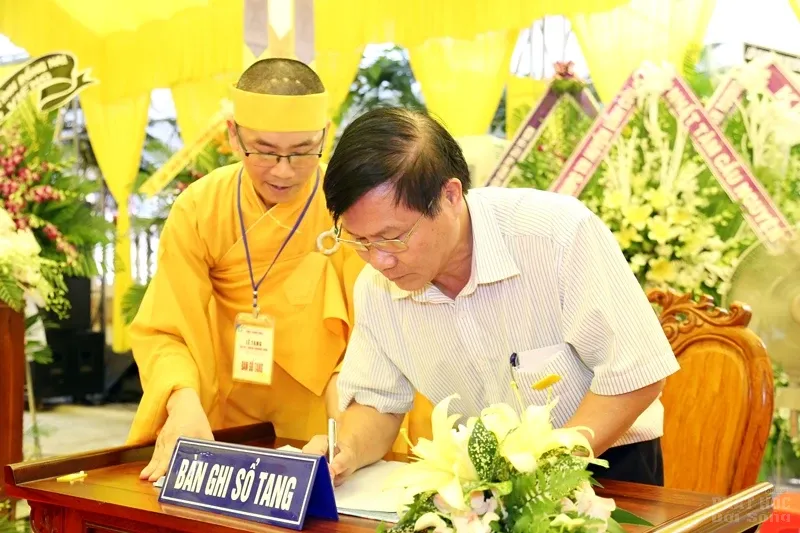 Tang lễ HT. Thích Quang Đạo ngày 19/7 40 Tang lễ HT. Thích Quang Đạo ngày 19/7 image-1731939421200