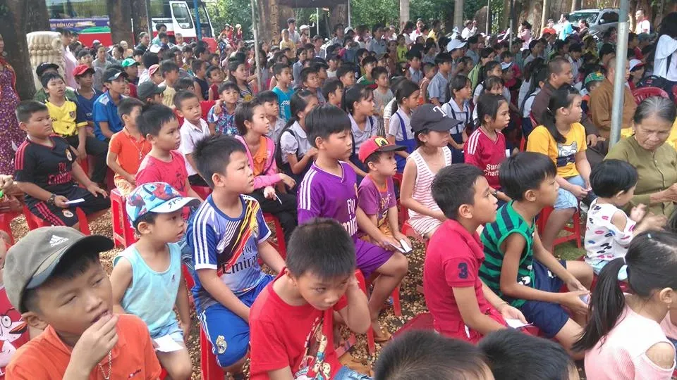 Tết Trung thu 2017 về sớm với các em tại chùa Đức Hạnh Tết Trung thu 2017 về sớm với các em tại chùa Đức Hạnh image-1731940302103