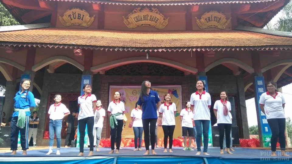 Tết Trung thu 2017 về sớm với các em tại chùa Đức Hạnh Tết Trung thu 2017 về sớm với các em tại chùa Đức Hạnh image-1731940303815