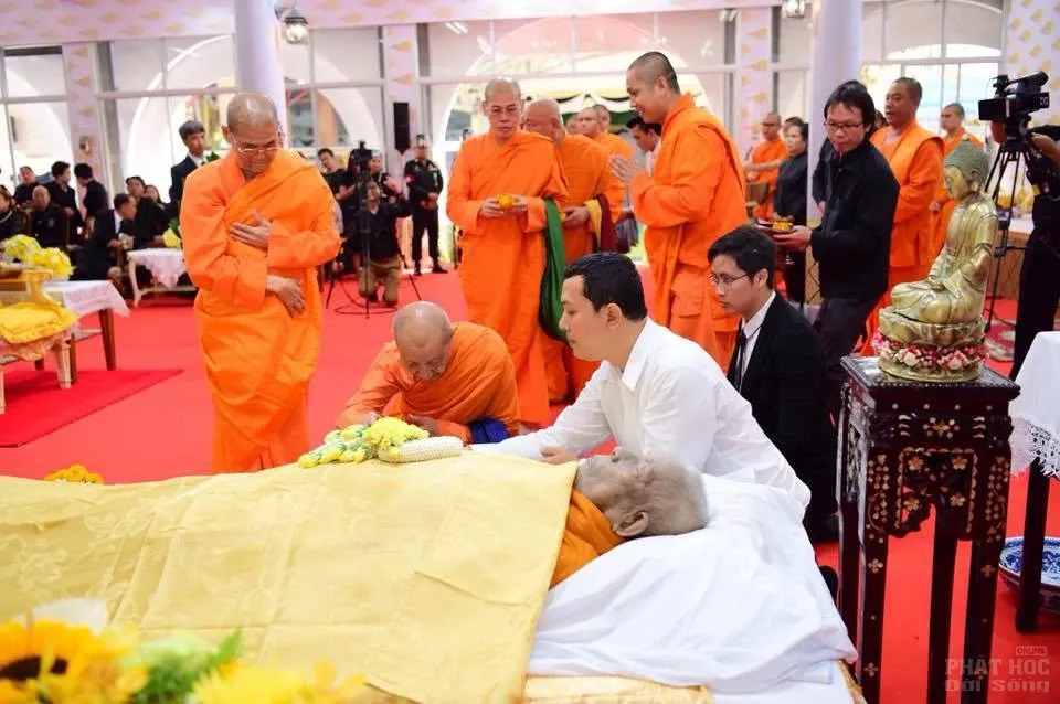 Thái Lan: Lễ nhập kim quan Trưởng lão HT.Thích Kính Chiếu image-1731945951894