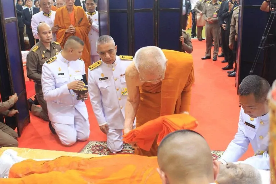 Thái Lan: Lễ nhập kim quan Trưởng lão HT.Thích Kính Chiếu image-1731945952919