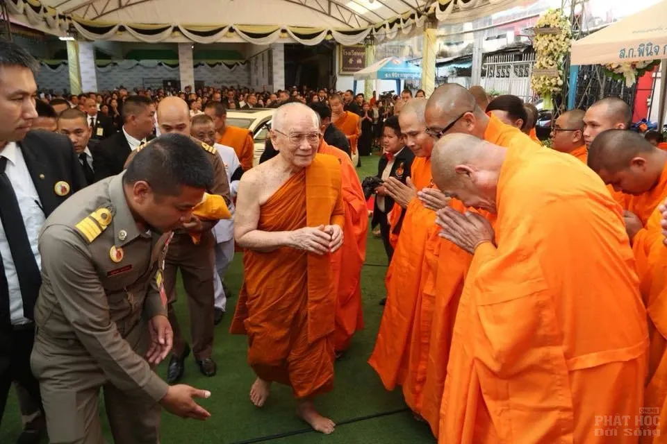 Thái Lan: Lễ nhập kim quan Trưởng lão HT.Thích Kính Chiếu image-1731945953793
