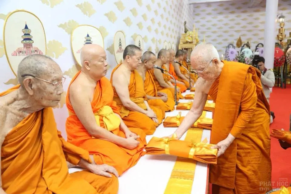 Thái Lan: Lễ nhập kim quan Trưởng lão HT.Thích Kính Chiếu image-1731945958587