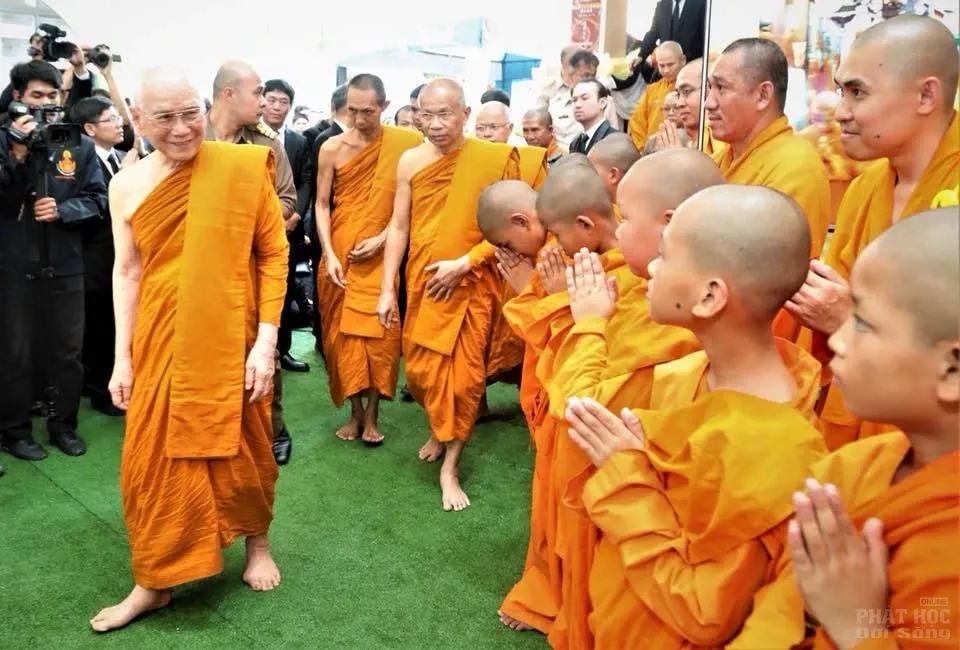 Thái Lan: Lễ nhập kim quan Trưởng lão HT.Thích Kính Chiếu image-1731945964285