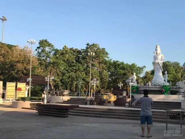 Thái Lan: Ngắm bình minh bờ hồ trung tâm Khonkean image-1731932116315