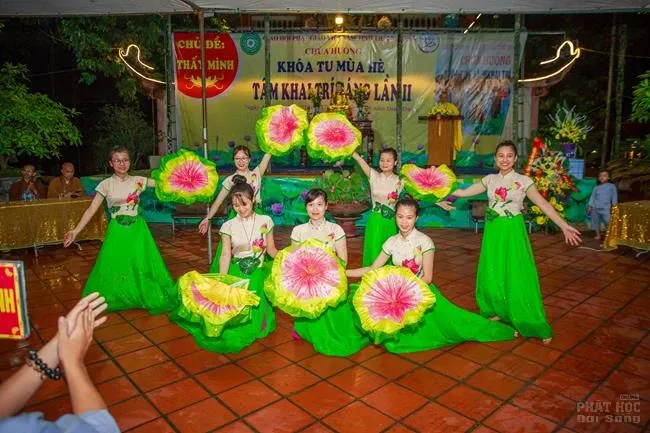 Thái nguyên: chùa Huống Thượng khai mạc khóa tu 'Tâm khai trí sang lần thứ 2' 2 Thái nguyên: chùa Huống Thượng khai mạc khóa tu 'Tâm khai trí sang lần thứ 2' image-1731935728207