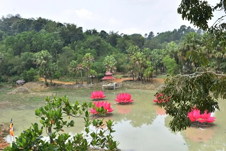 Thanh Hóa: Lễ đúc chuông và chung thất cố Đại Đức Tánh Khả image-1731943085506