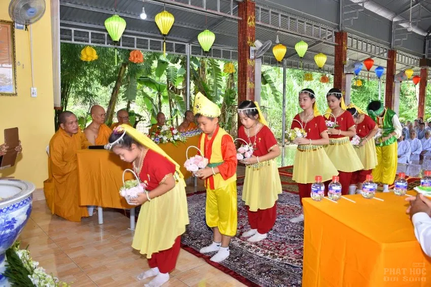 Thị xã Bình Long: Tịnh xá Ngọc Long tổ chức lễ Phật đản image-1731944837152