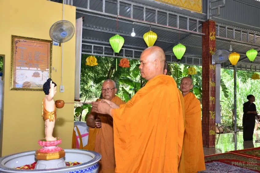 Thị xã Bình Long: Tịnh xá Ngọc Long tổ chức lễ Phật đản image-1731944846235