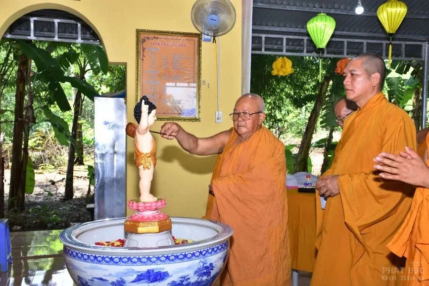 Thị xã Bình Long: Tịnh xá Ngọc Long tổ chức lễ Phật đản image-1731944847131