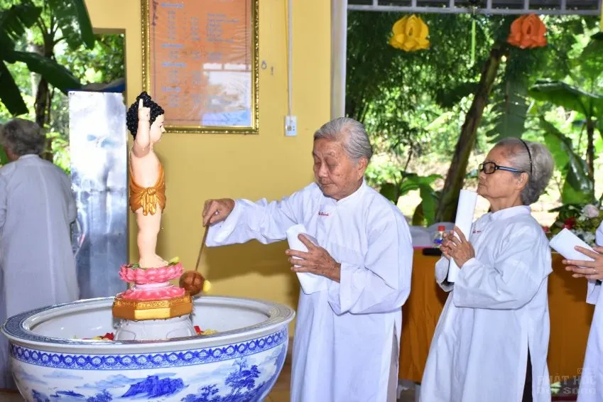 Thị xã Bình Long: Tịnh xá Ngọc Long tổ chức lễ Phật đản image-1731944852683