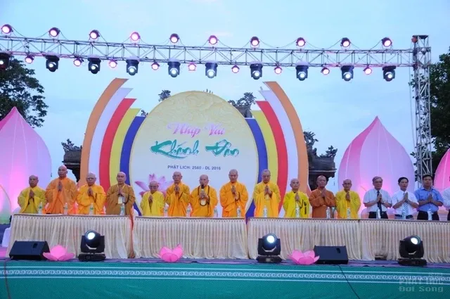 Thiết kế lễ đài Phật đản các chùa image-1732291730310