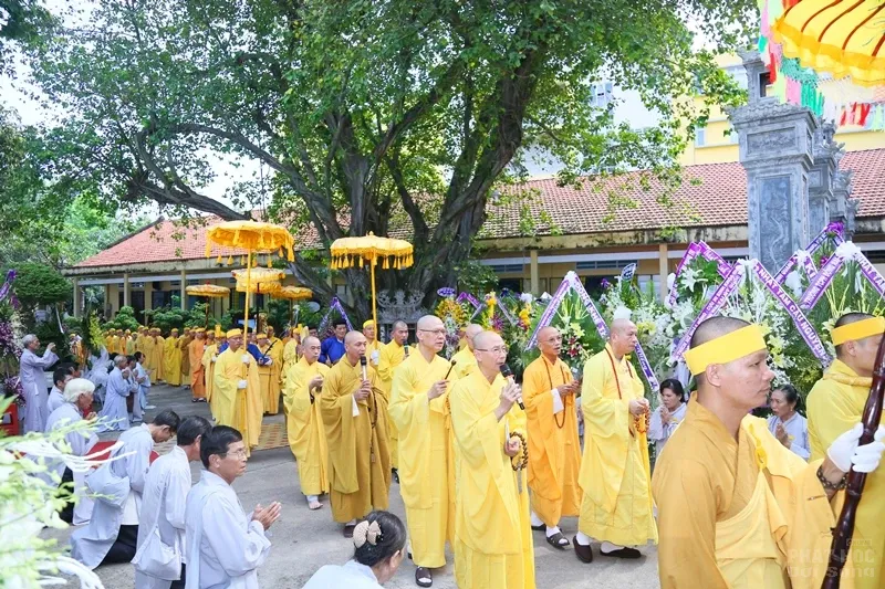 Thỉnh linh mô cố Hòa thượng Thích Quang Đạo tham Phật - yết Tổ image-1732292480099