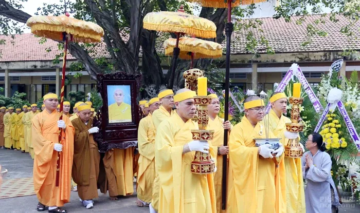 Thỉnh linh mô cố Hòa thượng Thích Quang Đạo tham Phật - yết Tổ image-1732292481382