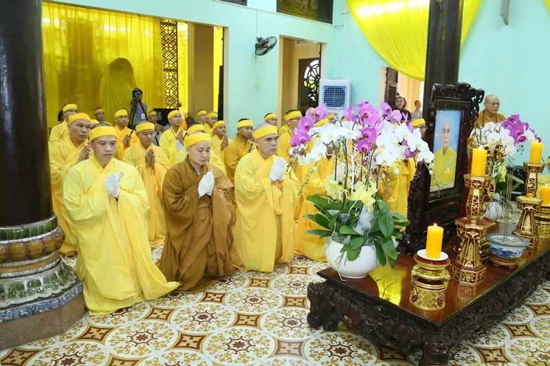 Thỉnh linh mô cố Hòa thượng Thích Quang Đạo tham Phật - yết Tổ image-1732292485804