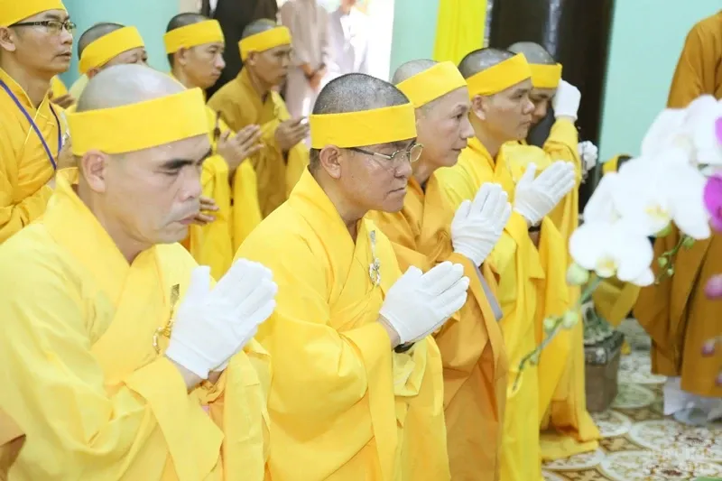 Thỉnh linh mô cố Hòa thượng Thích Quang Đạo tham Phật - yết Tổ image-1732292488013
