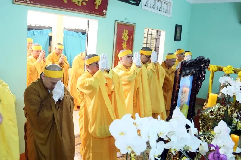 Thỉnh linh mô cố Hòa thượng Thích Quang Đạo tham Phật - yết Tổ image-1732292496724