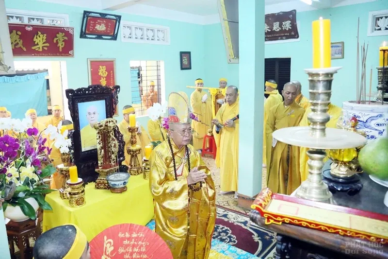 Thỉnh linh mô cố Hòa thượng Thích Quang Đạo tham Phật - yết Tổ image-1732292497756