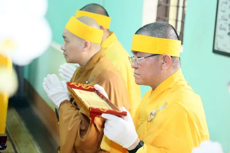 Thỉnh linh mô cố Hòa thượng Thích Quang Đạo tham Phật - yết Tổ image-1732292499972