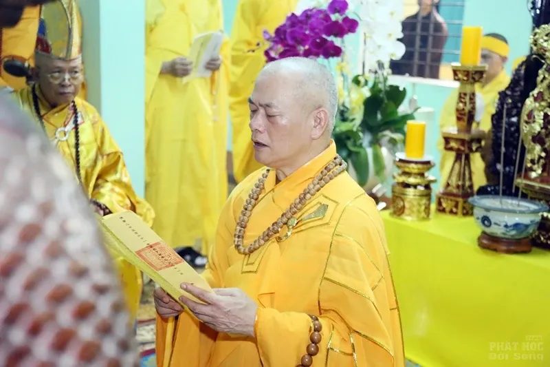 Thỉnh linh mô cố Hòa thượng Thích Quang Đạo tham Phật - yết Tổ image-1732292501023