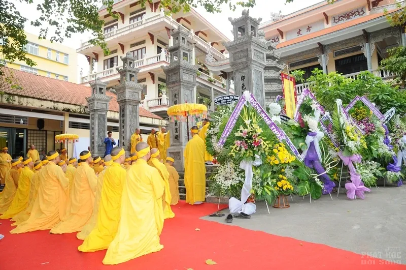 Thỉnh linh mô cố Hòa thượng Thích Quang Đạo tham Phật - yết Tổ image-1732292504417