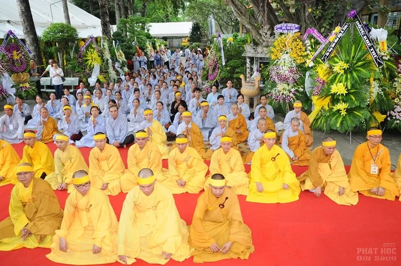 Thỉnh linh mô cố Hòa thượng Thích Quang Đạo tham Phật - yết Tổ image-1732292506581