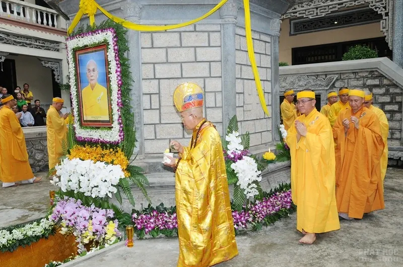 Thỉnh linh mô cố Hòa thượng Thích Quang Đạo tham Phật - yết Tổ image-1732292508855