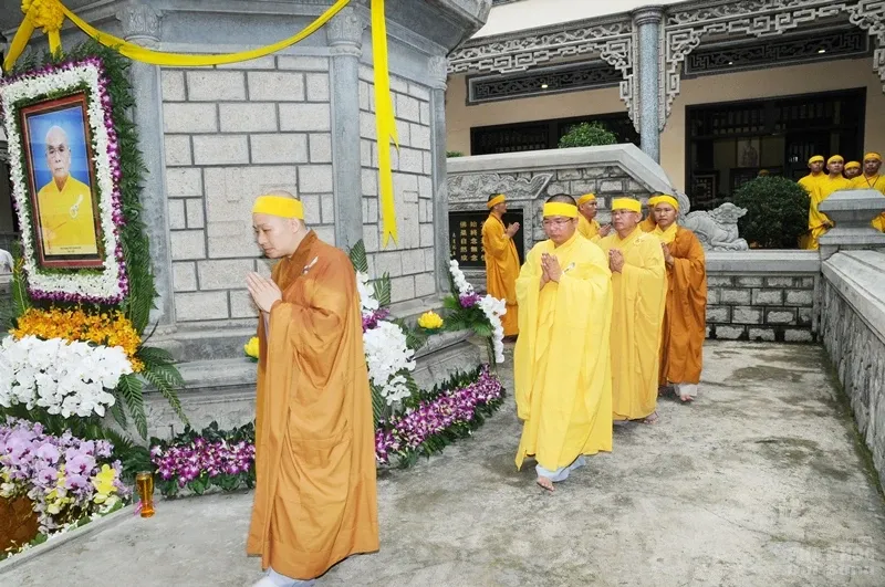 Thỉnh linh mô cố Hòa thượng Thích Quang Đạo tham Phật - yết Tổ image-1732292510961