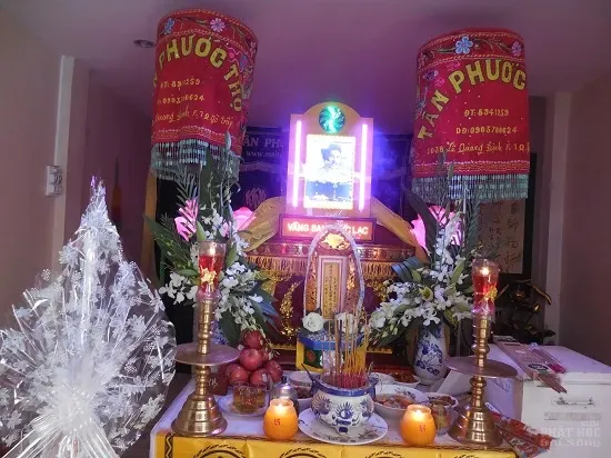 Thư pháp Hoa Nghiêm qua đời ở tuổi 34 5 Thư pháp Hoa Nghiêm qua đời ở tuổi 34 image-1732291245158